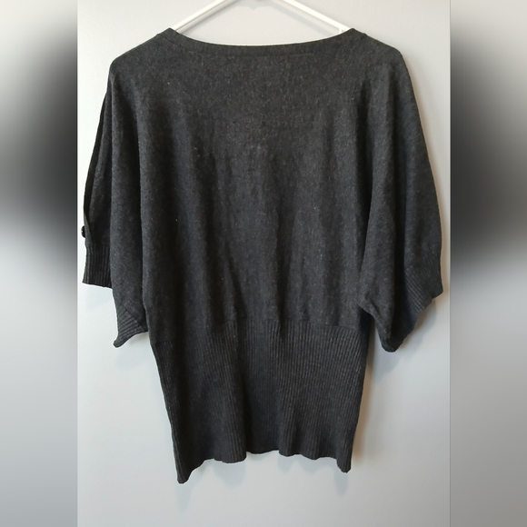 Cable & Gauge women's Large gray short sleeve peplum sleeve sweater - Picture 7 of 7